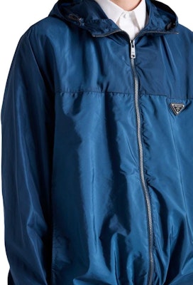 PRADA SS24 Logo Patch Casual Loose Fit Hooded Pilot Jacket Men Blue SGC601-1WQ9-F0AFC-S-OOO Sizing PRADA SS24 Logo Patch Casual Loose Fit Hooded Pilot Jacket Men Blue SGC601-1WQ9-F0AFC-S-OOO