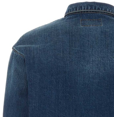 普拉达 SS24 标志补丁单排扣男士蓝色牛仔夹克. GEC066-14EF-F0008-S-212 Sizing 普拉达 SS24 标志补丁单排扣男士蓝色牛仔夹克. GEC066-14EF-F0008-S-212