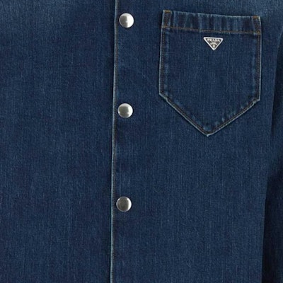 普拉达 SS24 标志补丁单排扣男士蓝色牛仔夹克. GEC066-14EF-F0008-S-212 Cheap 普拉达 SS24 标志补丁单排扣男士蓝色牛仔夹克. GEC066-14EF-F0008-S-212