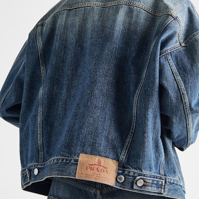 普拉达SS24 男士水洗单排扣蓝色牛仔夹克 GEB257-14EF-F0008-S-OOO Purchase 普拉达SS24 男士水洗单排扣蓝色牛仔夹克 GEB257-14EF-F0008-S-OOO