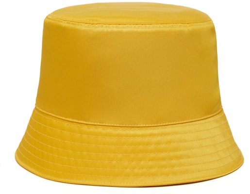 Topi Baldi Uniseks PRADA Logo Segitiga Warna Solid 2HC1372B15-F0010 Lookbook Topi Baldi Uniseks PRADA Logo Segitiga Warna Solid 2HC1372B15-F0010