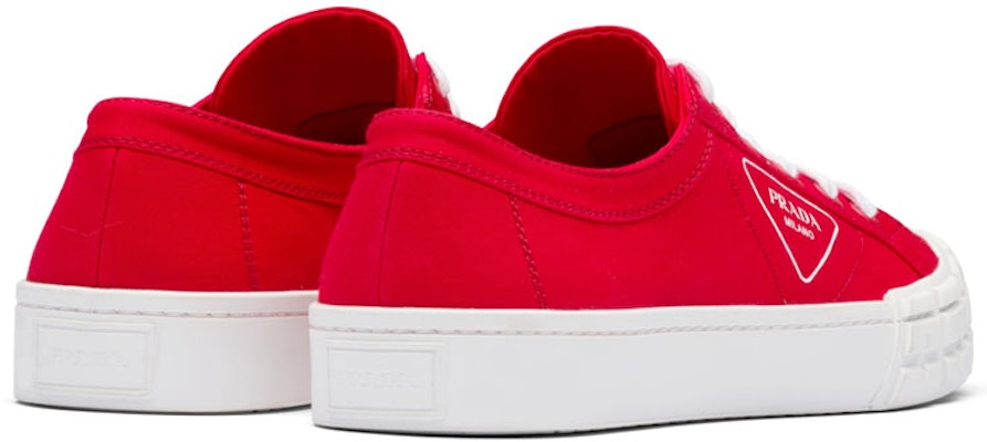 PRADA 普拉達 Wheel 華達呢運動鞋 紅色 Lookbook PRADA 普拉達 Wheel 華達呢運動鞋 紅色