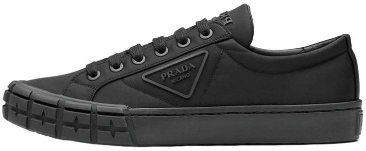 prada-wheel-cassetta-triple-black-2-eg-323-1-yfl-f0002