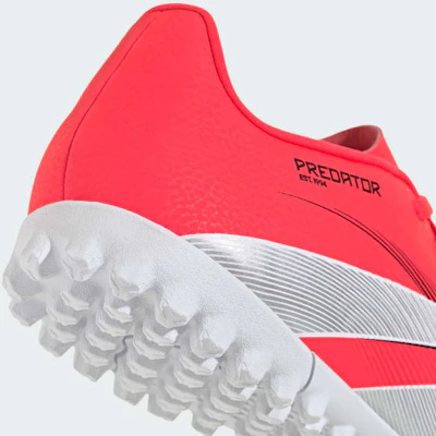 Sepatu Bola Predator Club TF ID3784 1