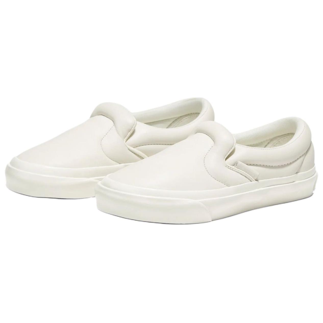 Shop 普罗恩萨·施罗合作款 Vans Ecru 酪色厚底懒人鞋 VN000MY3ECR/VN000MY3ECR157