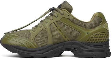 Shop Progrid Triumph 4 跑步鞋 0195020905432