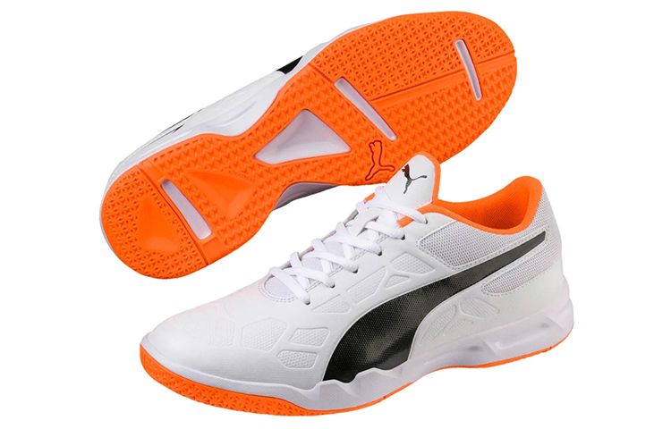 Shop Puma ''Orange Blanc Noir'' 104889-02