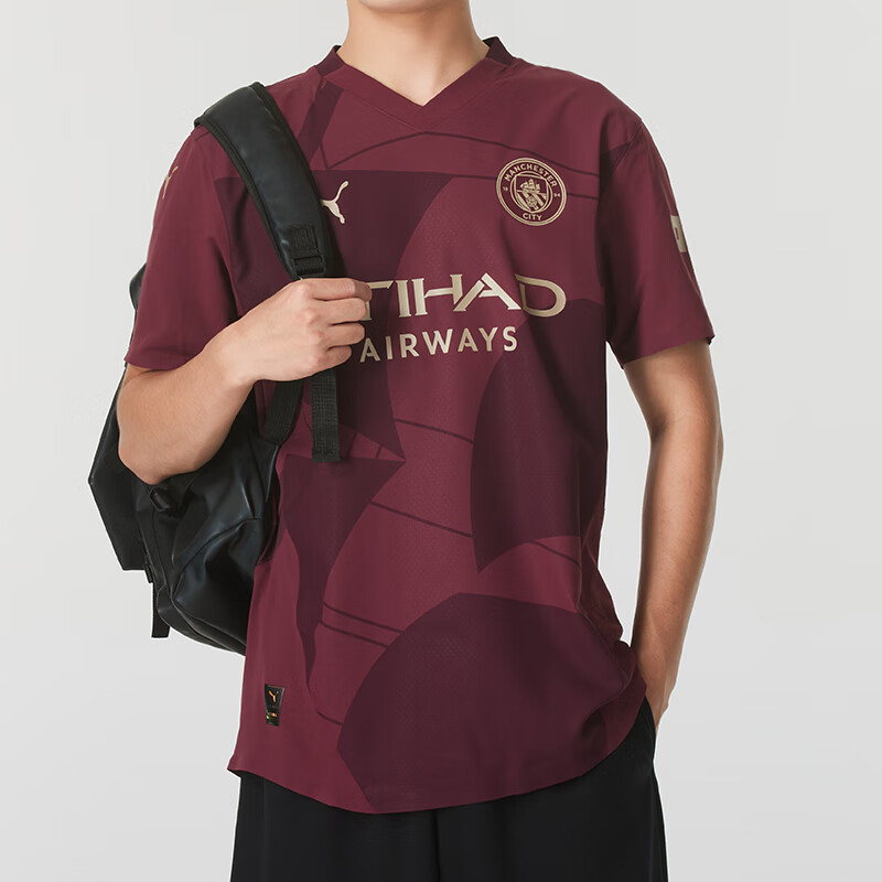 Shop PUMA Retro Fitness Baju-T Kering Cepat Bernafas Blok-Warna - Merah. 778615-03