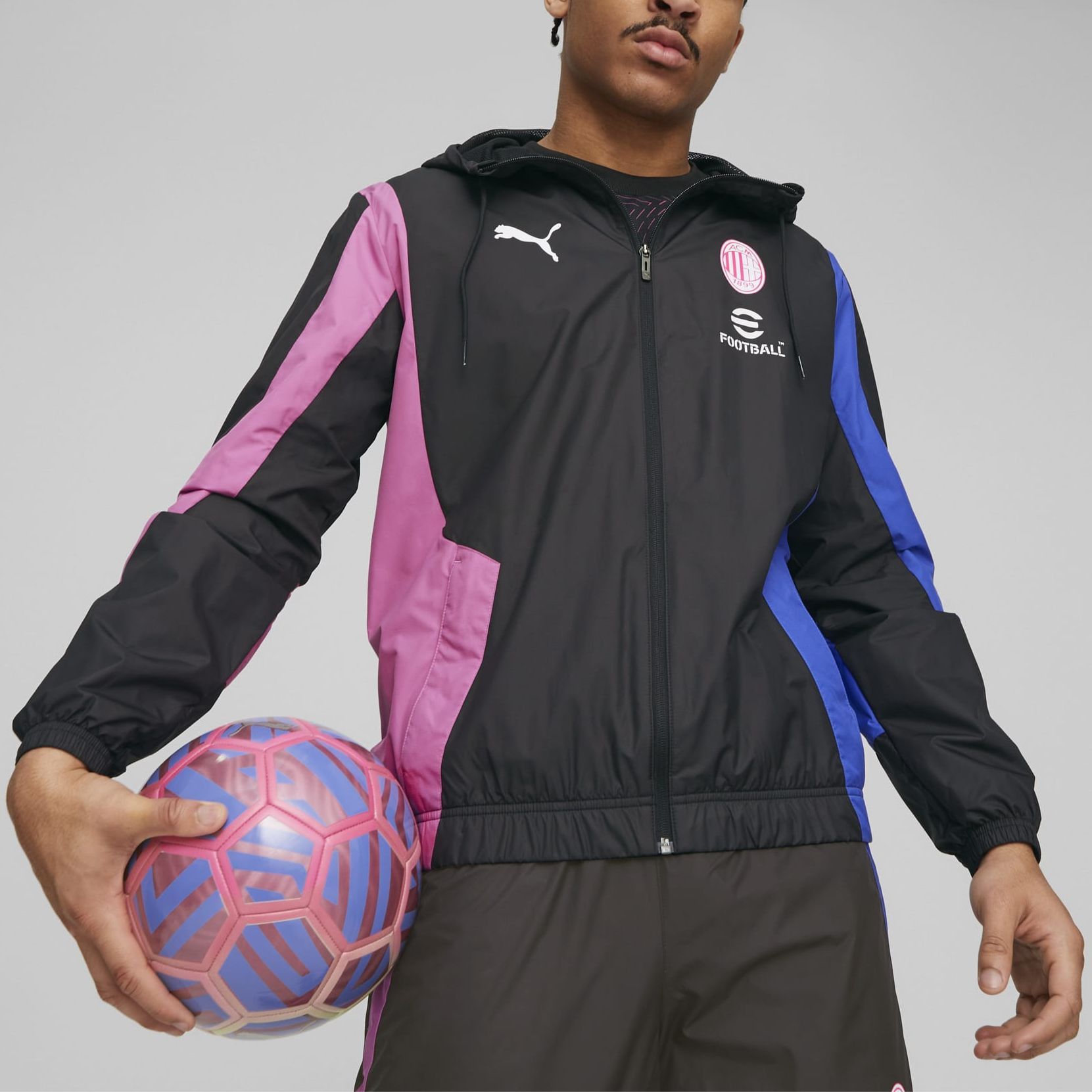 Shop Puma AC 米蘭 23/24 比賽前織布連帽拉鍊外套 黑色運動服 772233-11