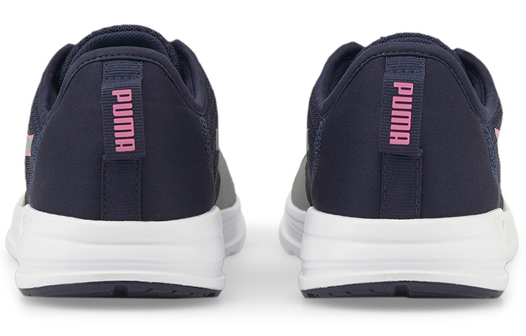 Shop PUMA Accent 輕便透氣 低筒 跑步鞋 男女款 藍白灰