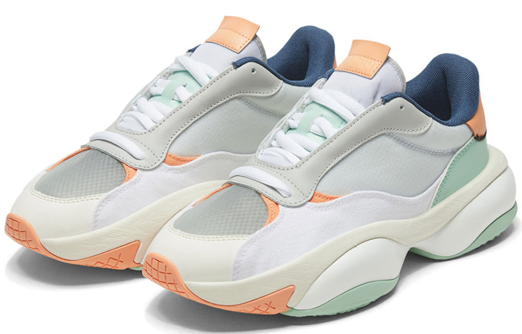 Lookbook プーマ オルタレーション T (白/緑) 374556-04