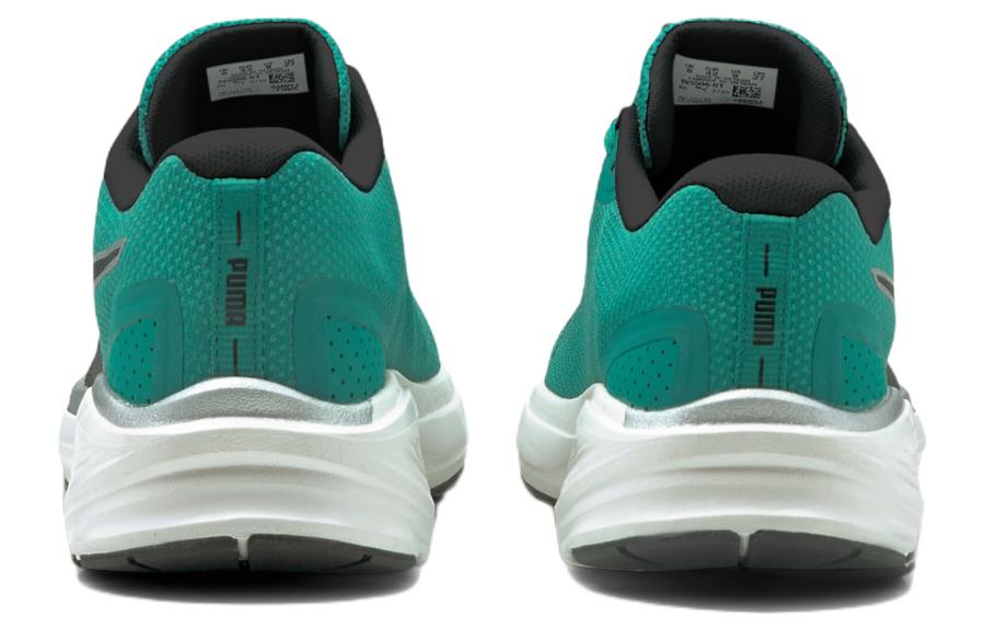 Shop Puma Aviator WTR Low Tops Hijau 195506-01