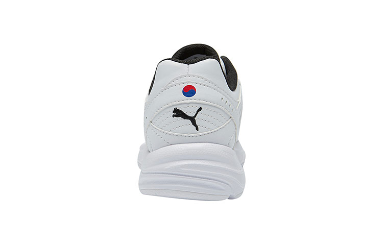 Shop 푸마 액시스 KR 화이트/블랙 로우 스니커즈 (Puma Axis KR White/Black Low) 
OR shorter:
푸마 액시스 KR 흰/검 로우 370997-01