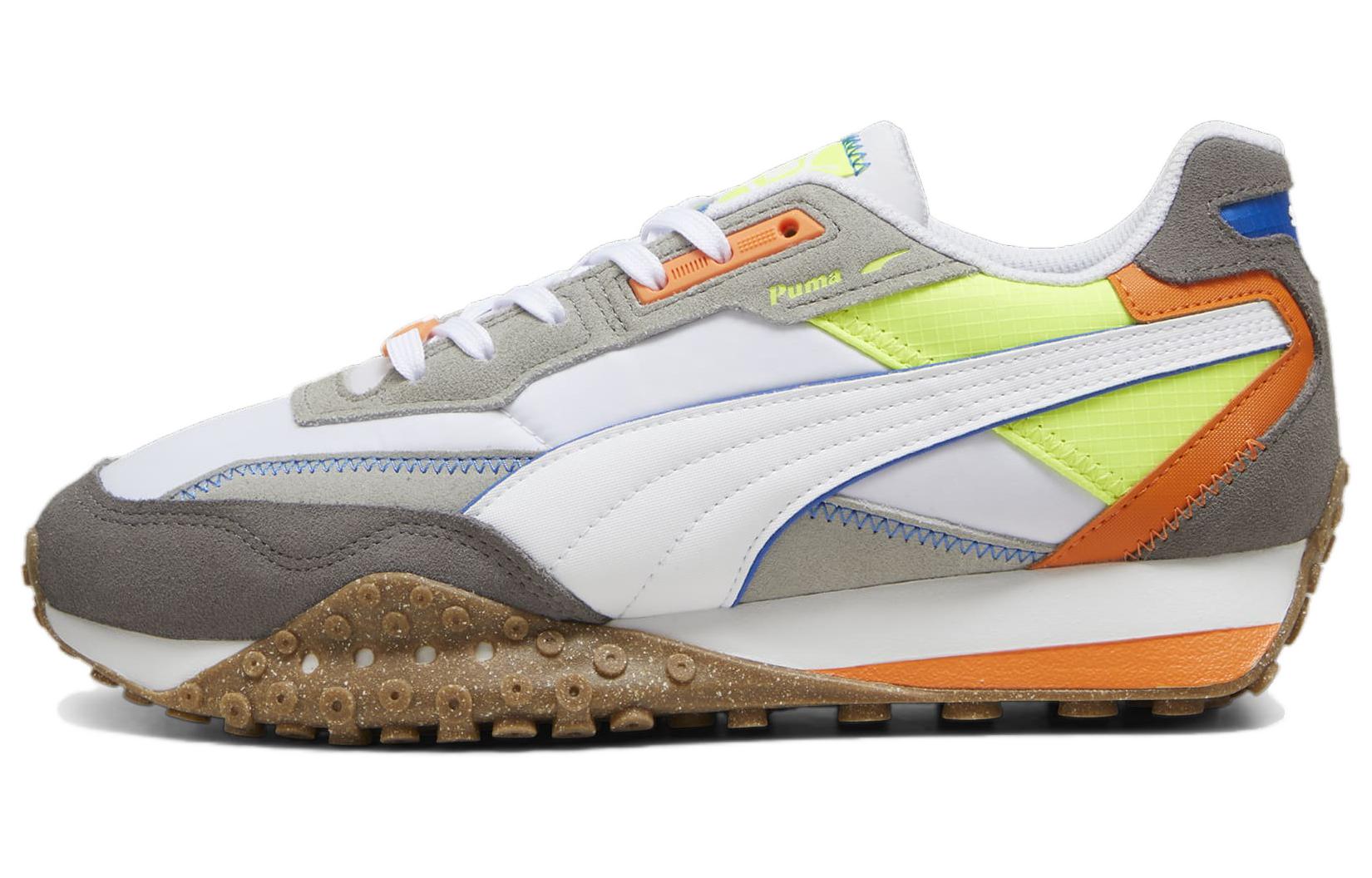 Buy Puma 黑色骑士 '活力' 运动鞋 397321-01