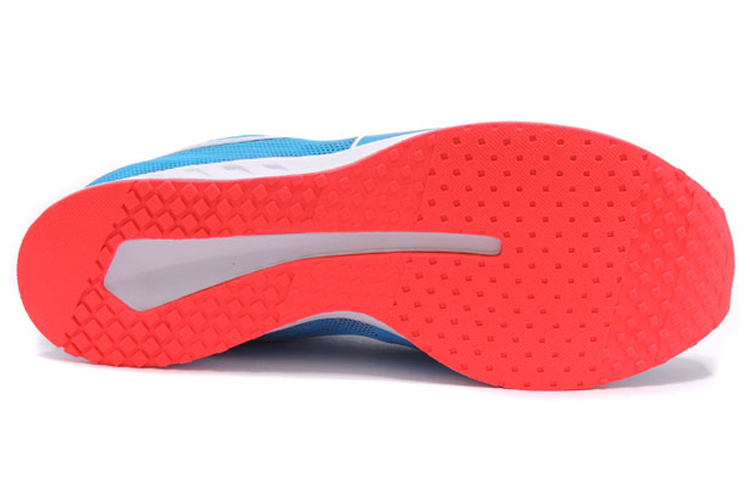 Shop 彪馬Burst輕便透氣低筒運動跑步鞋藍紅