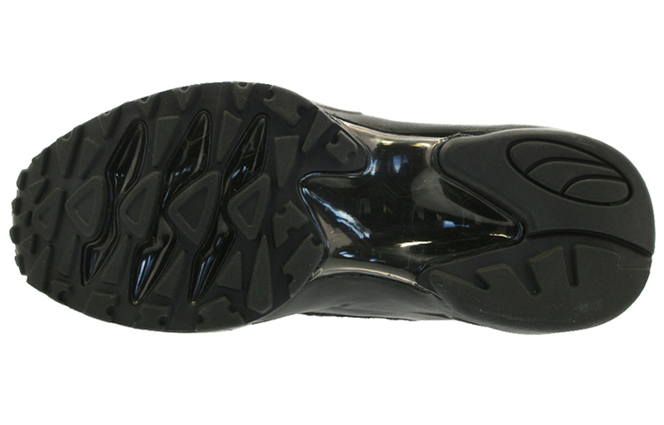 Shop 彪马Cell Endura反光“黑色”运动鞋 369665-01