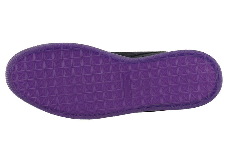 Purchase Puma Clyde 'Viernes Negro Morado' 368527-01