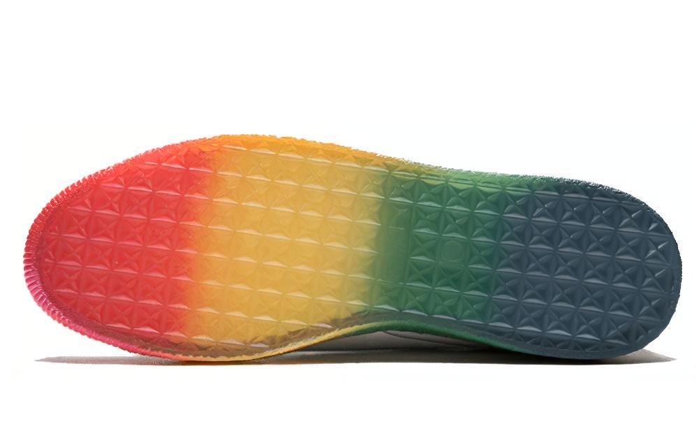 Shop 彪馬 Clyde '驕傲彩虹' 365742-01