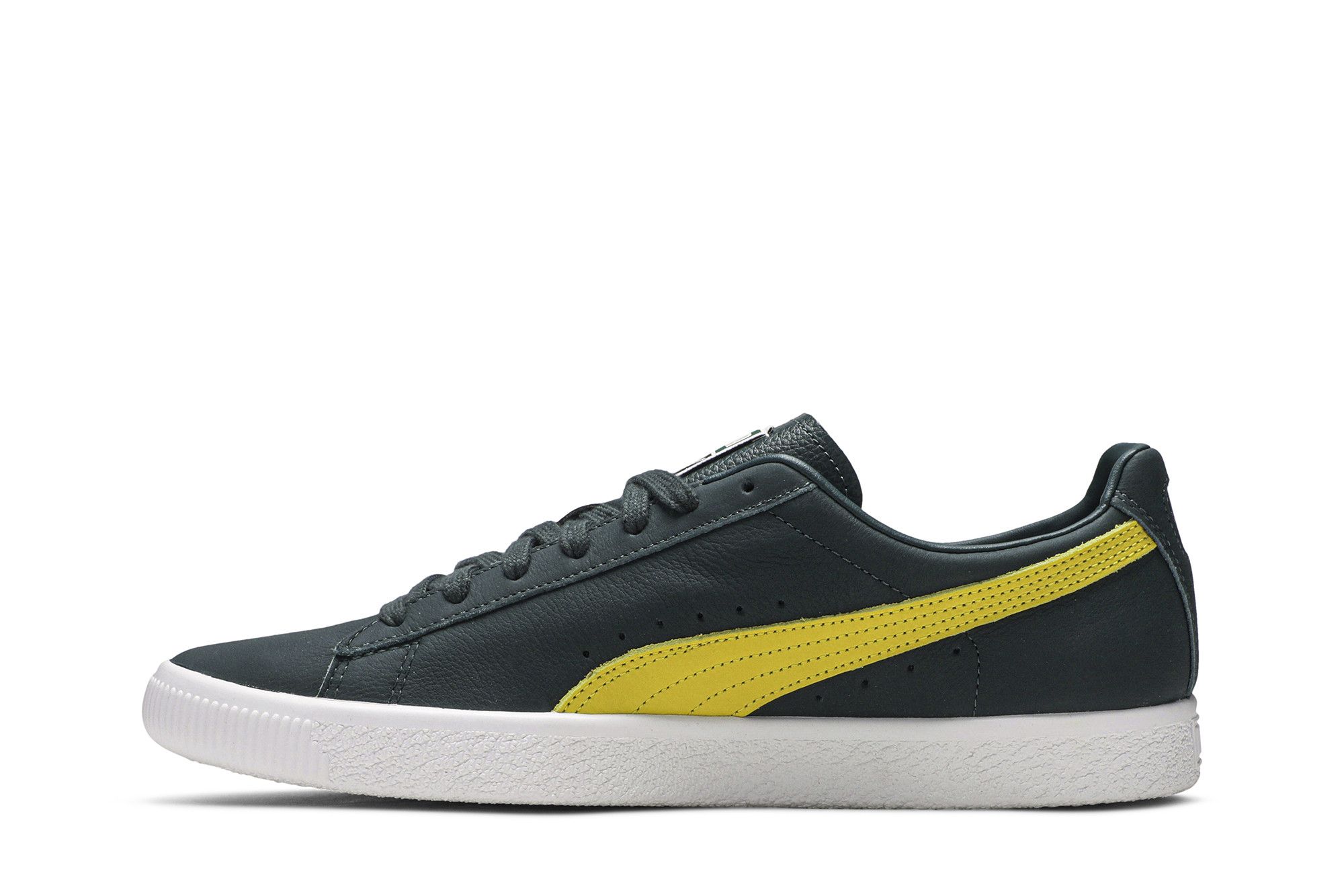 Lookbook Puma Clyde Core 'Ponderosa Pine' Sepatu Sneakers. 369293-03
