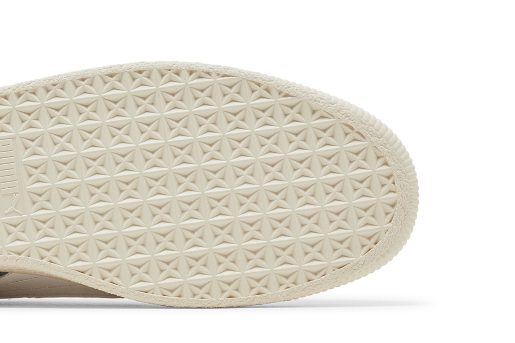 Purchase Puma Extra Butter x Clyde ''NYC'' Sneakers 392450-01