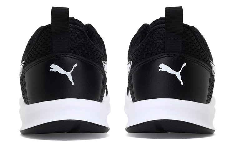 Shop PUMA Flexracer 低幫 跑步鞋 男款 黑白