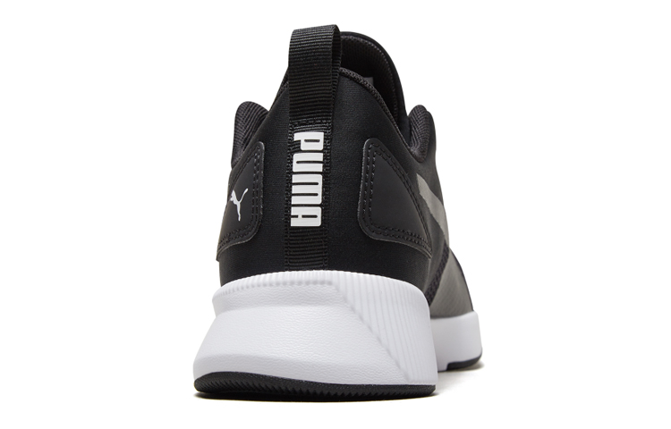 Shop 彪马Flyer Runner 黑白配色跑鞋 192257-02