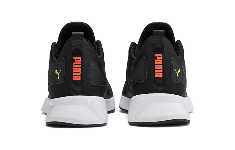 Shop Puma Flyer Runner ''Noir Blanc'' 192257-13