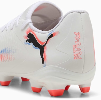푸마 퓨처 8 플레이 FG/AG 축구화 화이트/블랙/글로잉 레드 108602-01 Lookbook 푸마 퓨처 8 플레이 FG/AG 축구화 화이트/블랙/글로잉 레드 108602-01