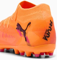 彪马Future 8 Pro MG足球鞋 热火黑红 108590-03 Lookbook 彪马Future 8 Pro MG足球鞋 热火黑红 108590-03