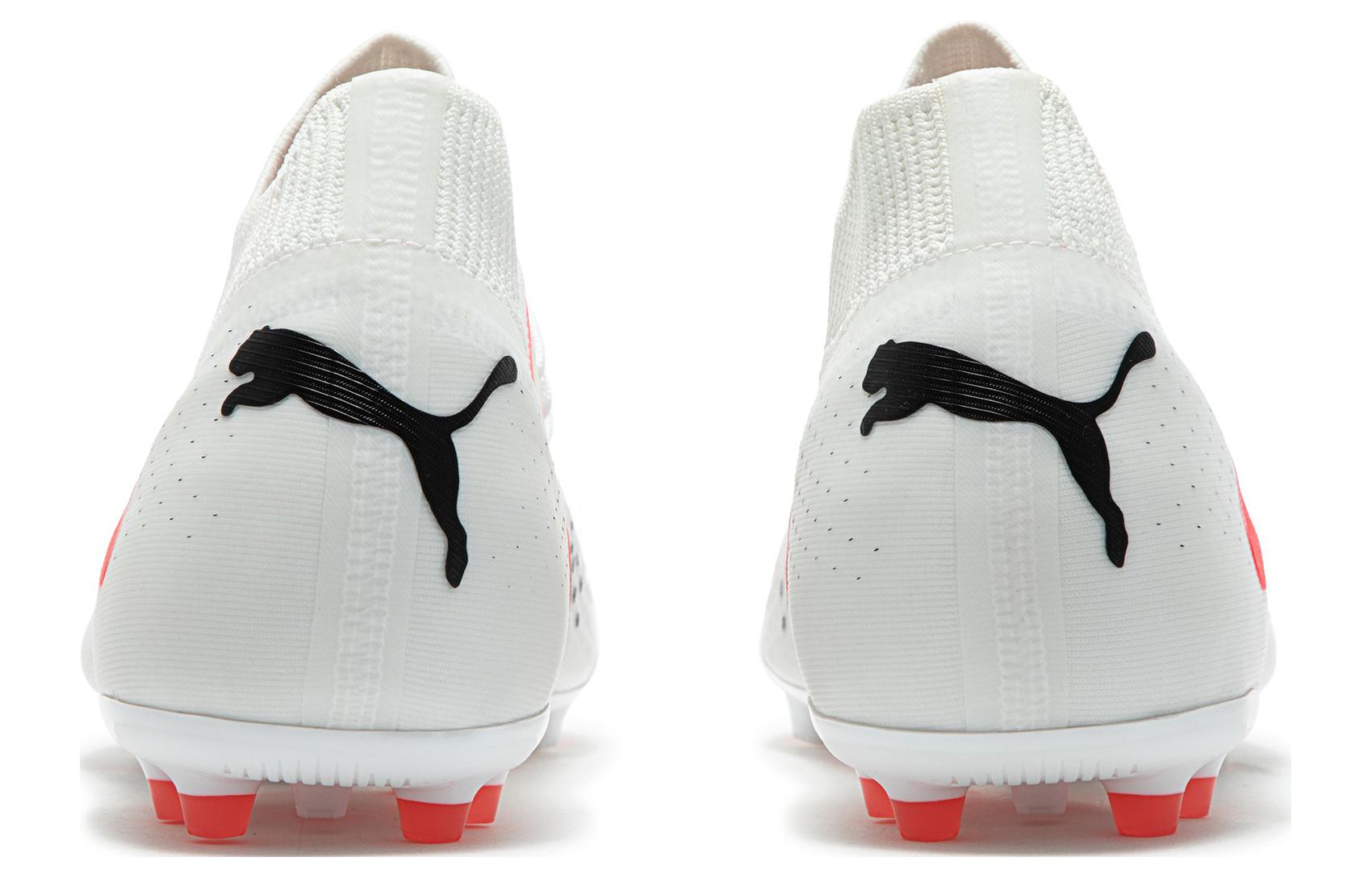 Lookbook プーマ フューチャー マッチ MG 白黒ピンク 107373-01