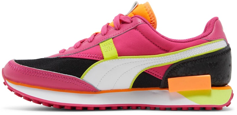 (W) 彪马未来骑士“城市灯光” 382367-01 Lookbook (W) 彪马未来骑士“城市灯光” 382367-01