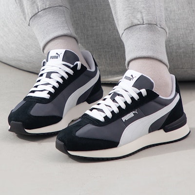 푸마 퓨처 라이더 플레이 온 '블랙 화이트' (Puma Future Rider Play On 'Black White') 399250-03 Sizing 푸마 퓨처 라이더 플레이 온 '블랙 화이트' (Puma Future Rider Play On 'Black White') 399250-03
