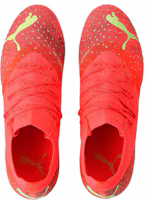 Shop PUMA Future Z 舒適潮流 防滑耐磨 足球鞋 男款 珊瑚色