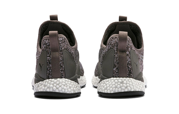 Shop Puma Hybrid Runner 棕白 低筒跑步鞋