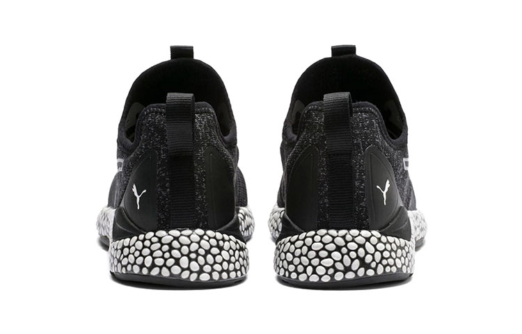 Shop Puma Hybrid Runner Sepatu Rendah Hitam/Putih 191111-01