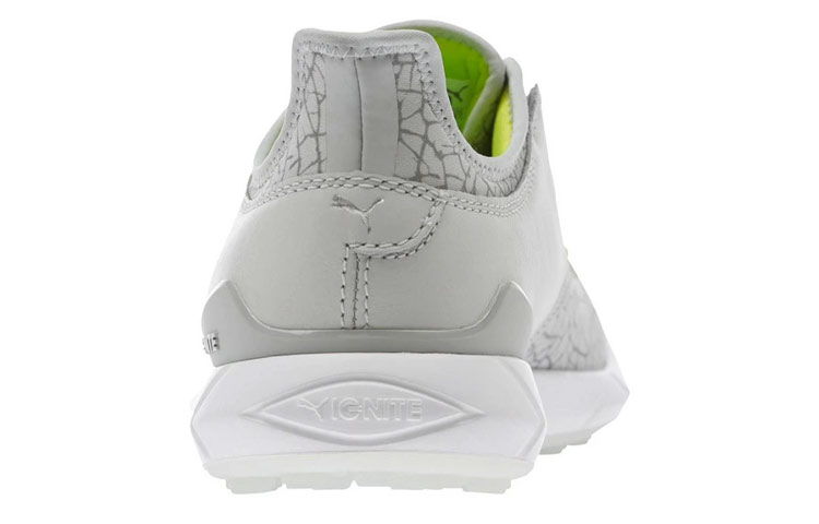 Shop Puma Ignite Disc Extreme 防滑耐磨 低筒運動鞋 淺灰