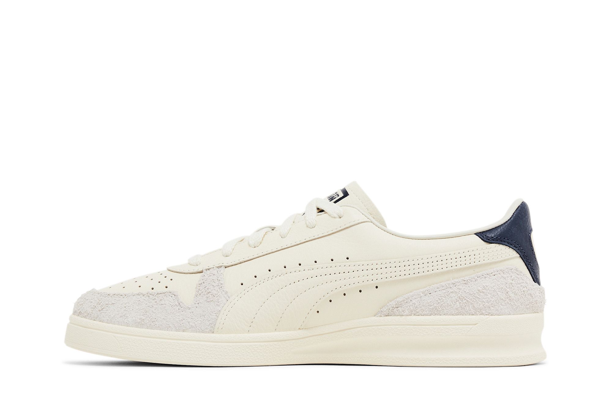 Lookbook プーマ インドア OG 'フロステッドアイボリー ネイビー' 397254-01