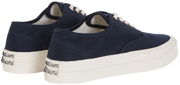 Maison Kitsune 帆布 低帮繫帶 時尚板鞋 男女同款 海軍藍 Lookbook Maison Kitsune 帆布 低帮繫帶 時尚板鞋 男女同款 海軍藍