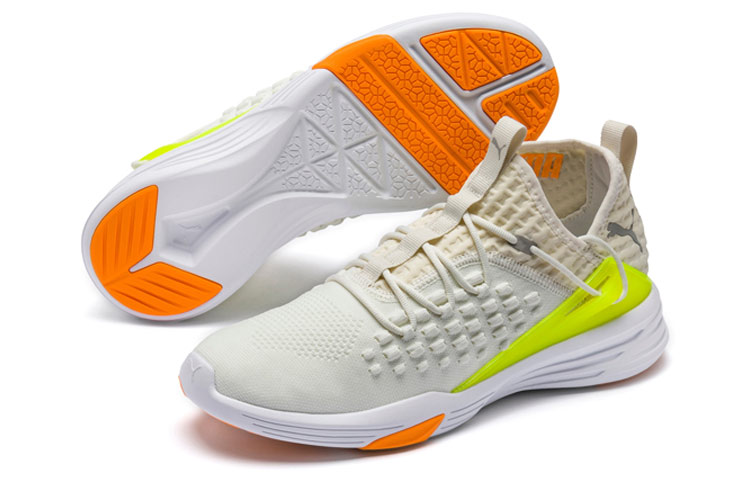 Shop Puma Mantra 日光 '轻黄色' 运动鞋 192353-01