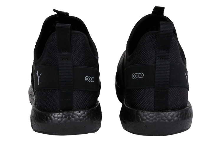 Shop Puma Mega Nrgy X 耐磨防滑 低筒運動鞋 黑