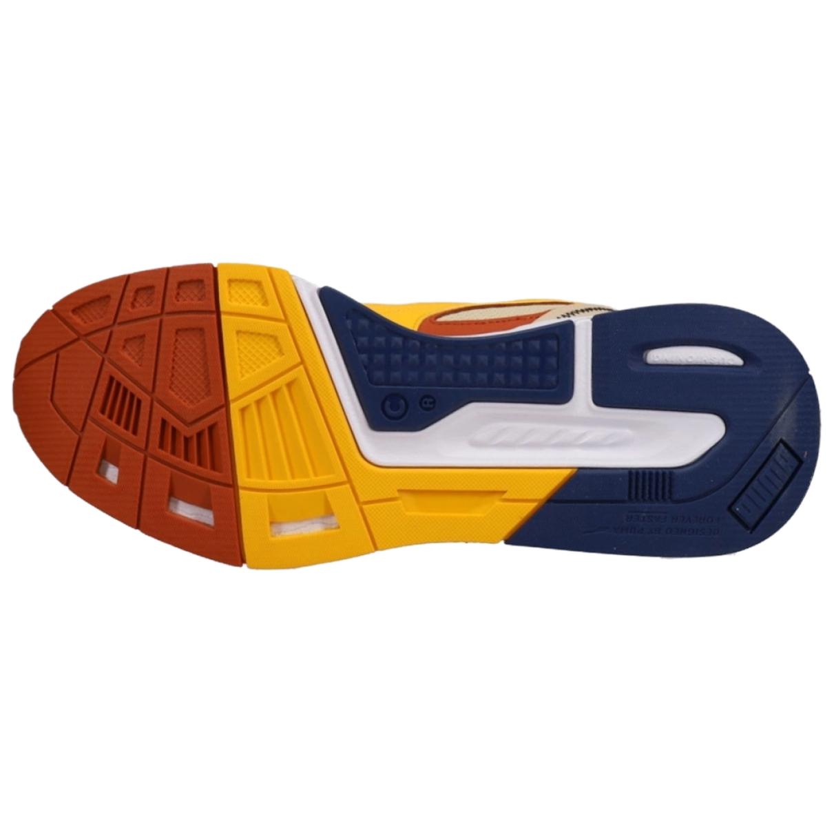 Shop 彪马Mirage Sport 70年代心理运动鞋 391533-01