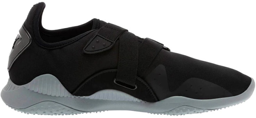 彪马Mostro黑色低帮跑鞋 364404-01 Order 彪马Mostro黑色低帮跑鞋 364404-01