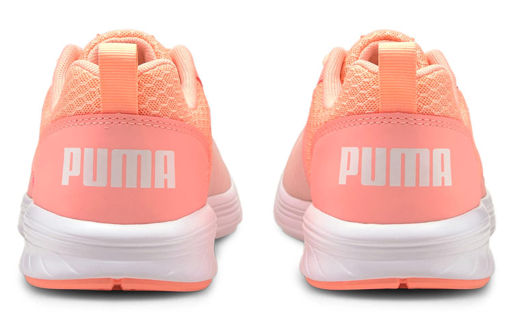 Shop 彪马Nrgy Comet低帮运动鞋 粉色/橙色 190556-47