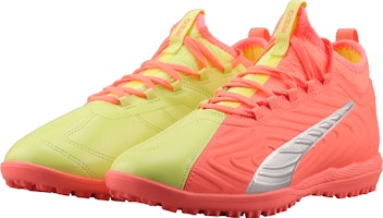 彪马One 203 TT 红绿配色 105964-01 Lookbook 彪马One 203 TT 红绿配色 105964-01