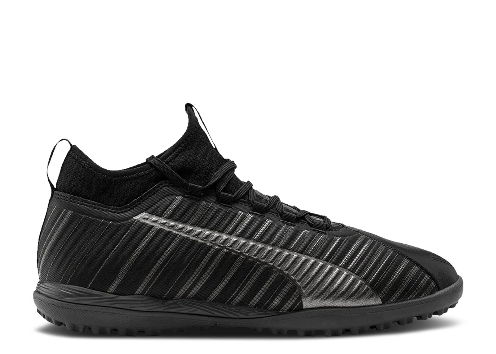 Puma One 5.3 TT 'Black' 105648-02