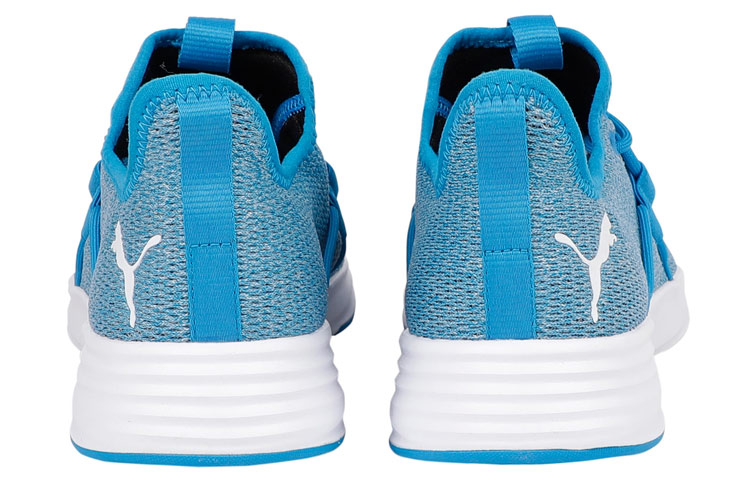 Shop 彪马Persist XT“蓝色”运动鞋 192355-04