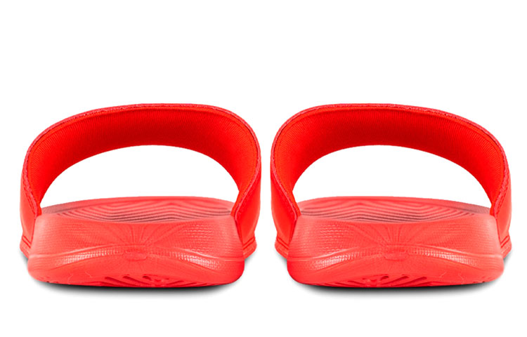 Shop 彪马 Popcat 红色拖鞋 360265-47