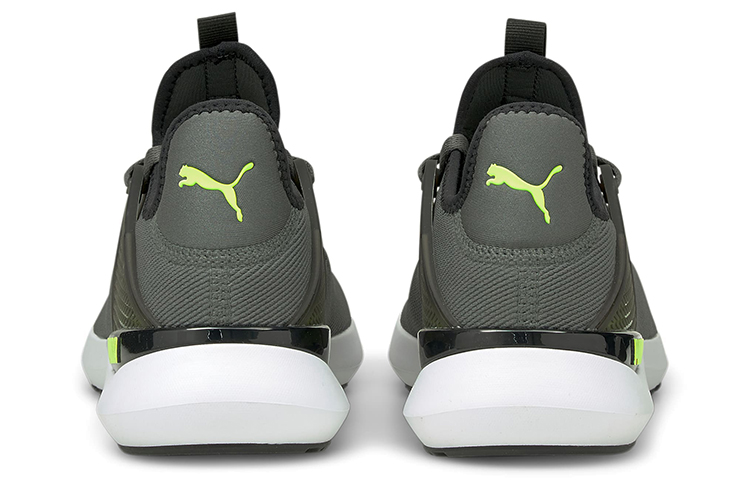 Shop PUMA Pure XT 減震 低筒 跑鞋 男款 綠