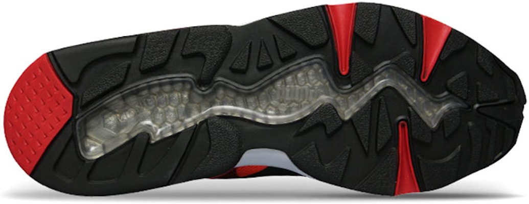 Puma R698 進步式繫帶式 黑黃 運動鞋 Shop Puma R698 進步式繫帶式 黑黃 運動鞋