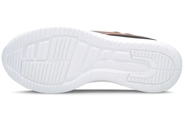 Purchase Puma Resolve 低筒跑鞋 黑白色